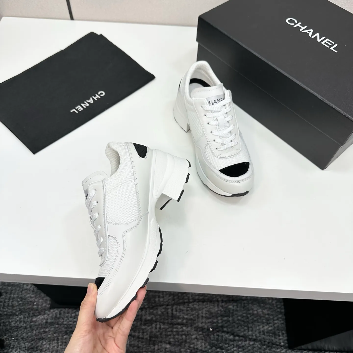 👟👟Ex-factory price 640👟👟Chanel Panda Shoes! 2025 counter's top casual sports shoes. This classic design; the upper is electro-embroidered with a variety of techniques; the outsole is fashionable and sporty; the unusual inclusion of a variety of color matching elements... The diversified mix and match is very good-looking and versatile, and can be used for leisure, fashion, sports, and outdoor... ꫛꫀꪝ Go➫ Materials: ❶Upper made of: original imported first-layer silk cowhide + original waterproof cloth + original first-layer cowhide ❷Inner lining: Original Yangli+wang ❸ Outsole based on: Original TPU combination outsole Counter boutique packaging complete set for women 35–41